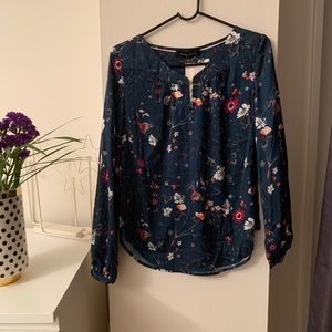 Nwt. Printed blouse